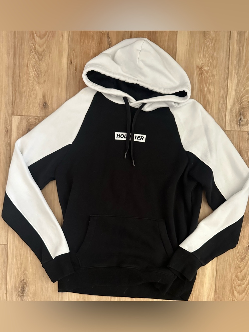 Hollister Color Black Hoodie L